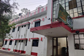 OYO 86614 Shubh Mangal